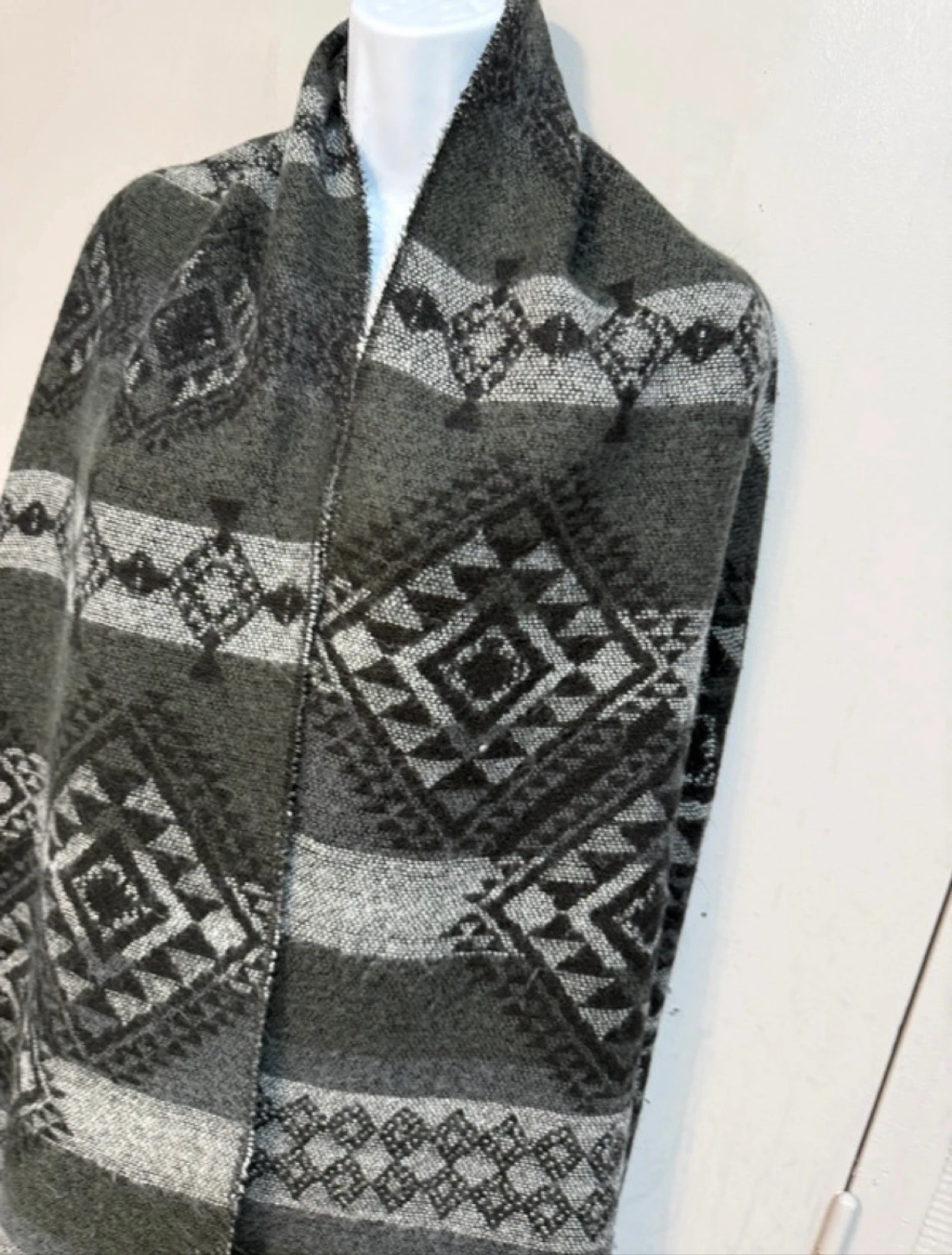 Black Vero moda triangle pattern scarf – photo 2